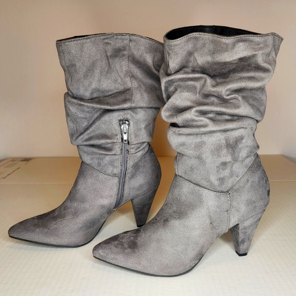 Christian Siriano Women’s Heeled Boots Faux Suede Pointed Toe US Size 8.5